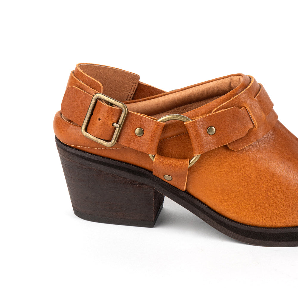 Intentionally Blank Friday Womens Shoes