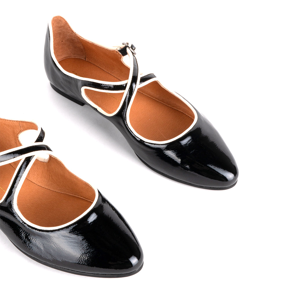 Intentionally Blank Vandam Womens Shoes