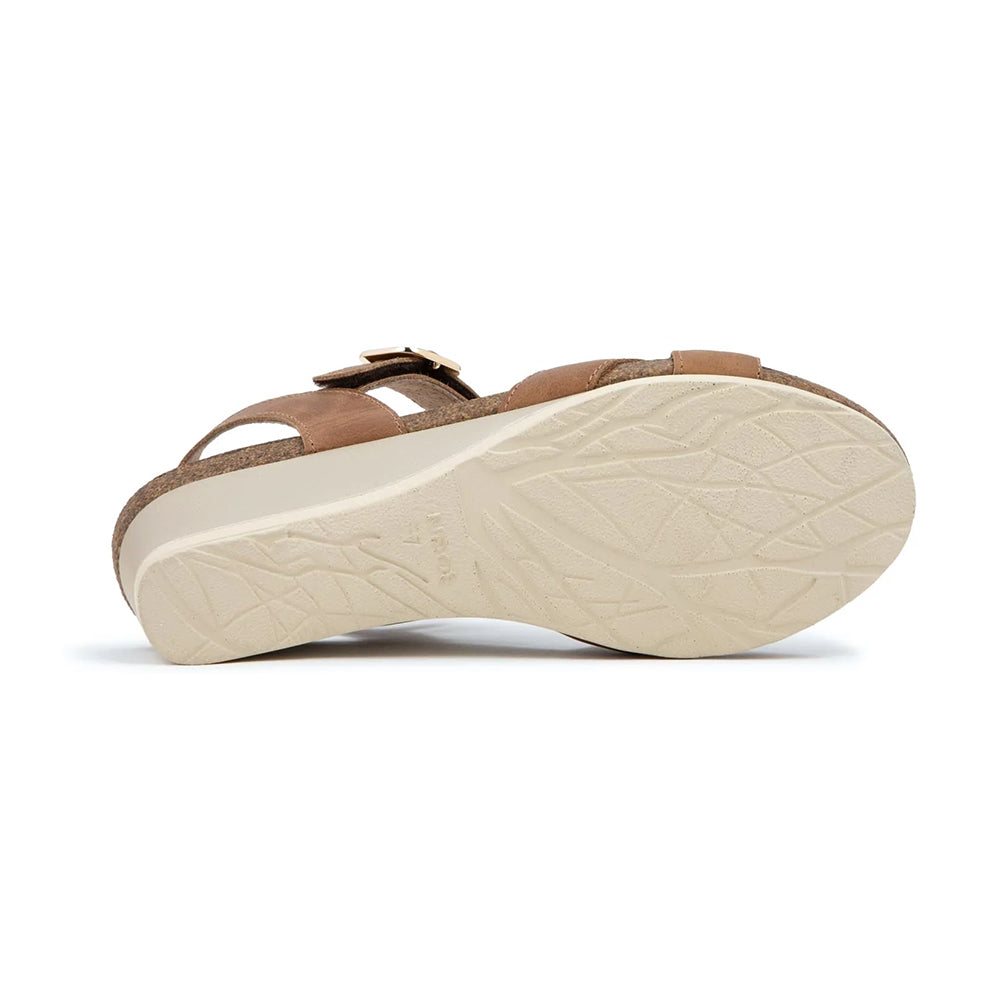 Throne Kitten Wedge (104121)