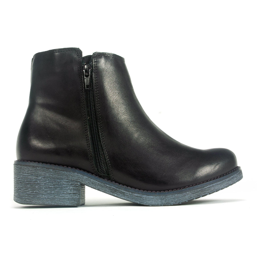 Naot Wander Bootie (17609) Womens Shoes Water Resistant Black Leather