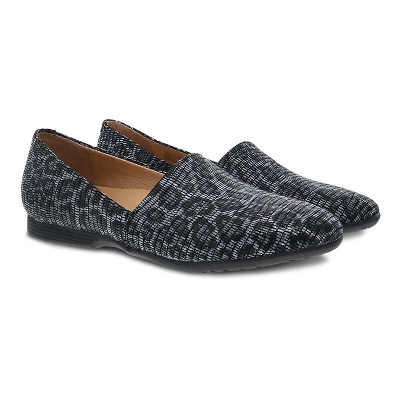 Dansko Larisa Pointed Toe Flat Womens Shoes 
