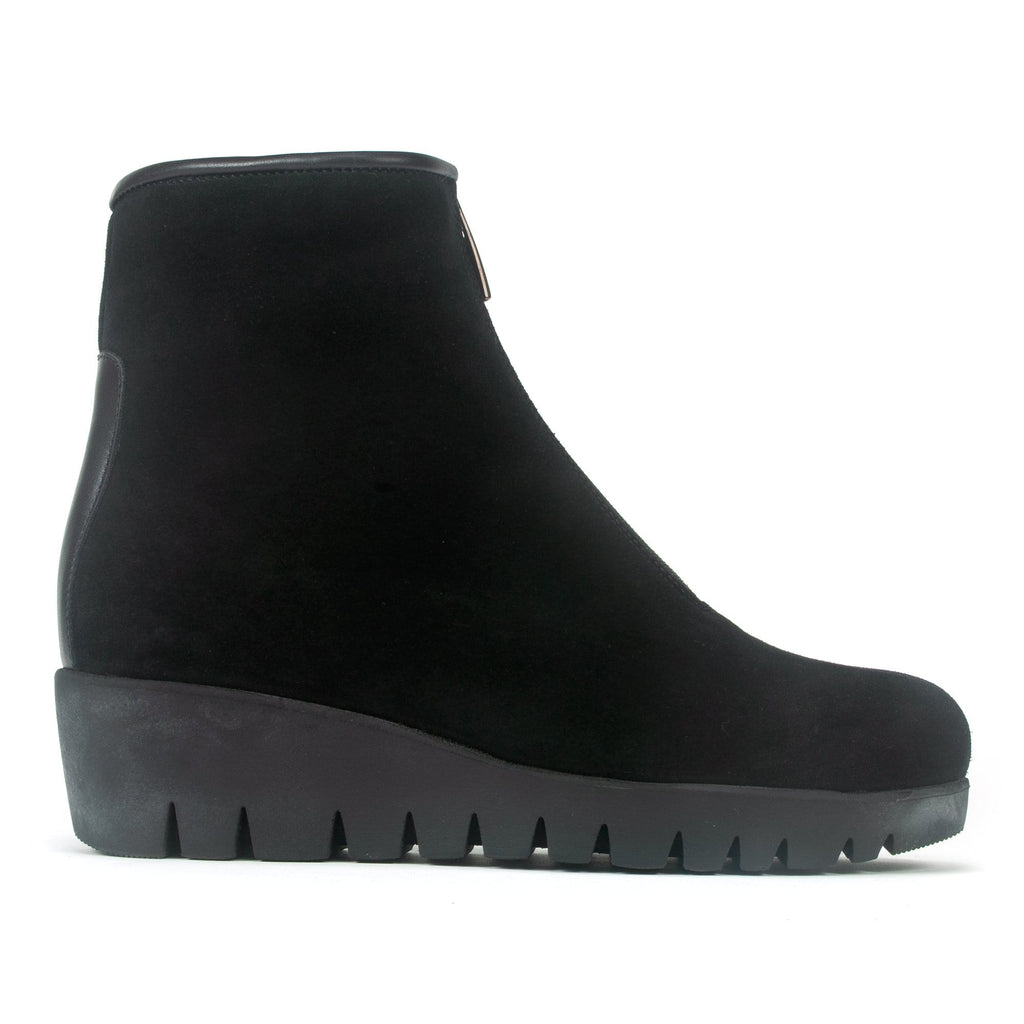 La Canadienne Trina Waterproof Boot Womens Shoes Black Suede