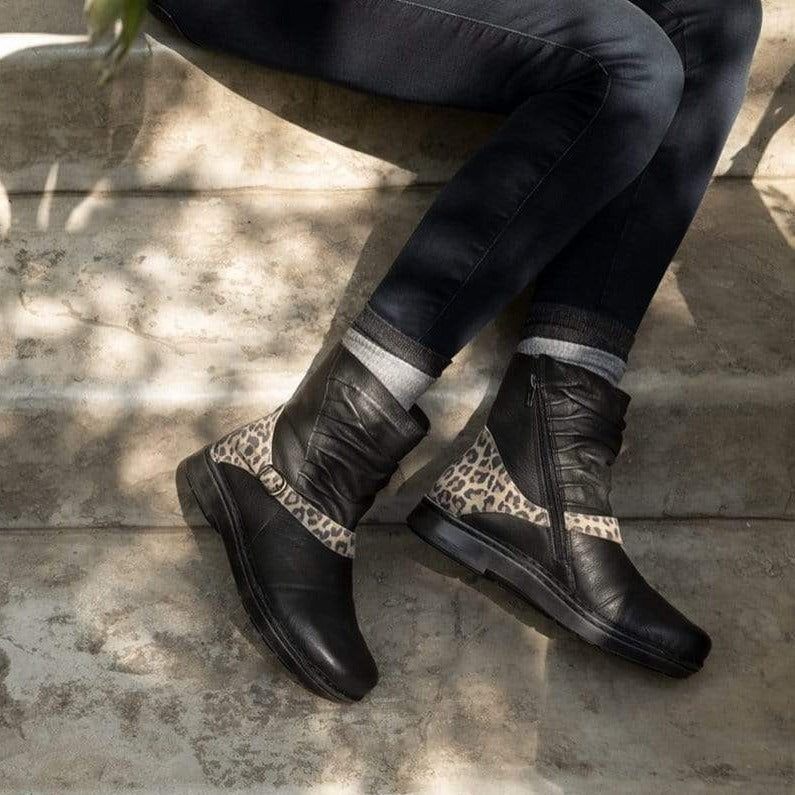 Naot Lorca Bootie (63431) Womens Shoes 