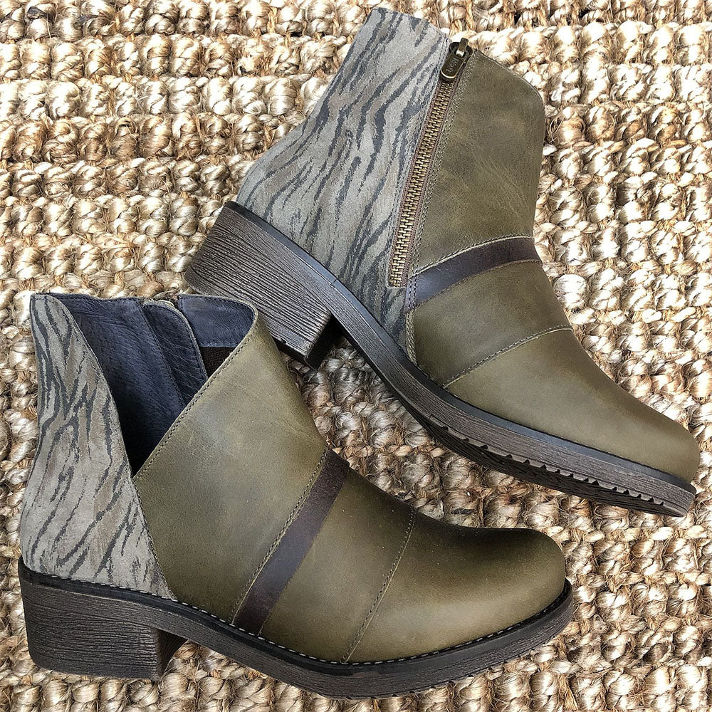 Naot Emerald Bootie (17621) Womens Shoes 