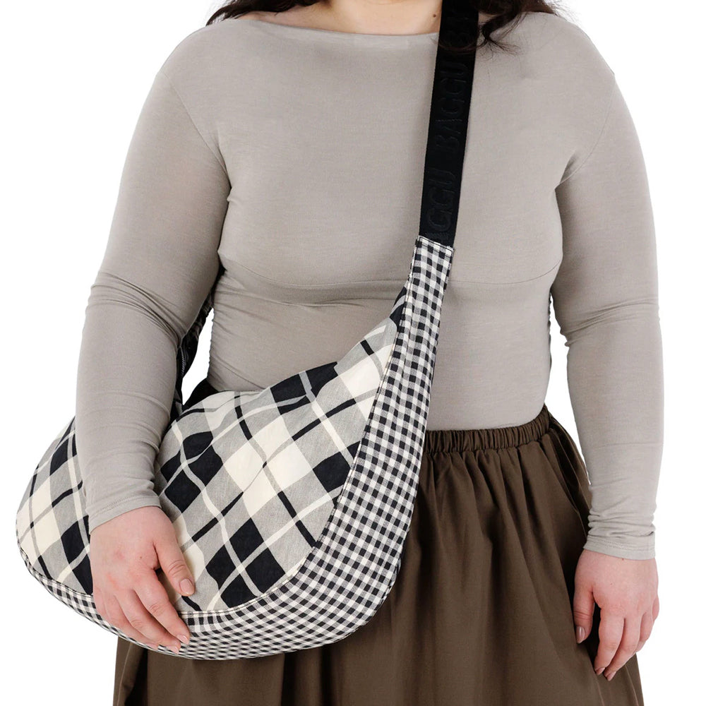 Baggu Large Nylon Crescent Bag | Simons Shoes