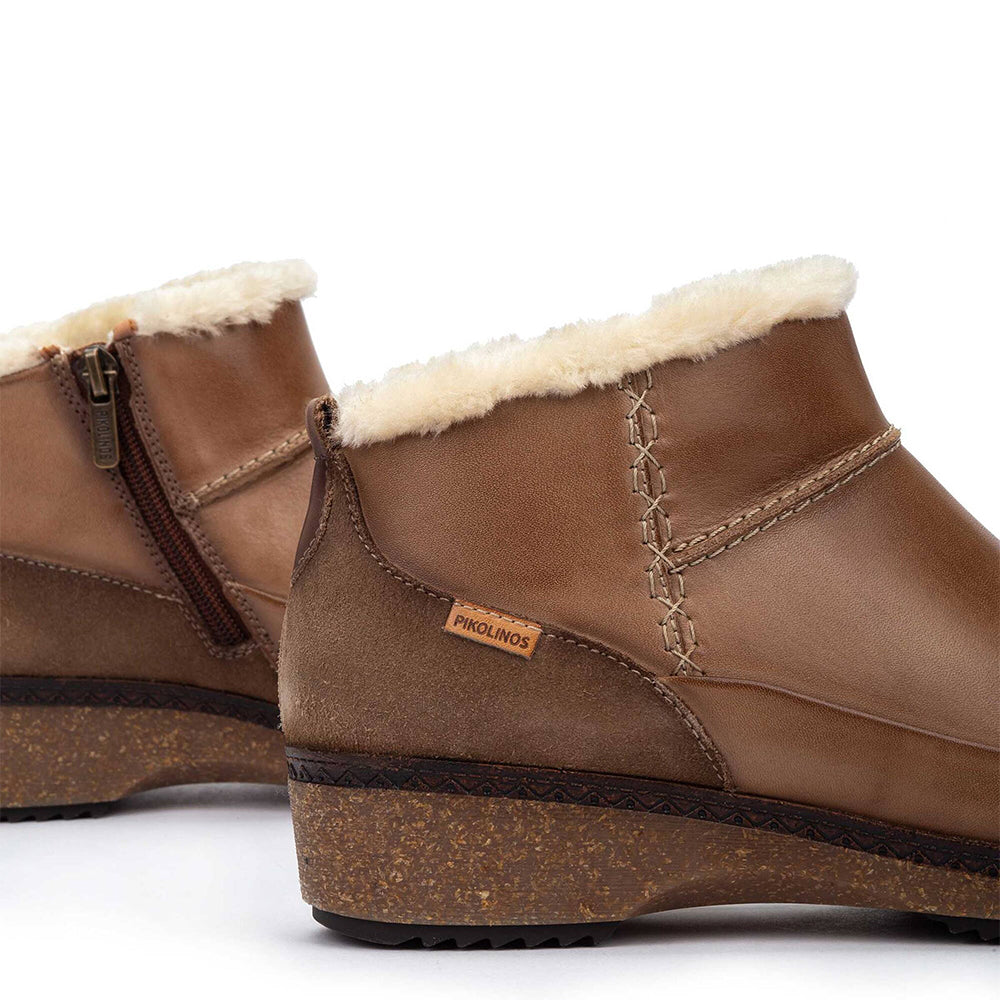 Pikolinos W0W-8827C2 Womens Shoes