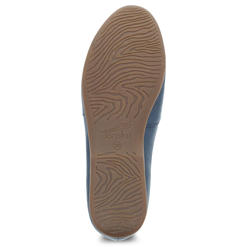 Dansko Larisa Pointed Toe Flat Womens Shoes 