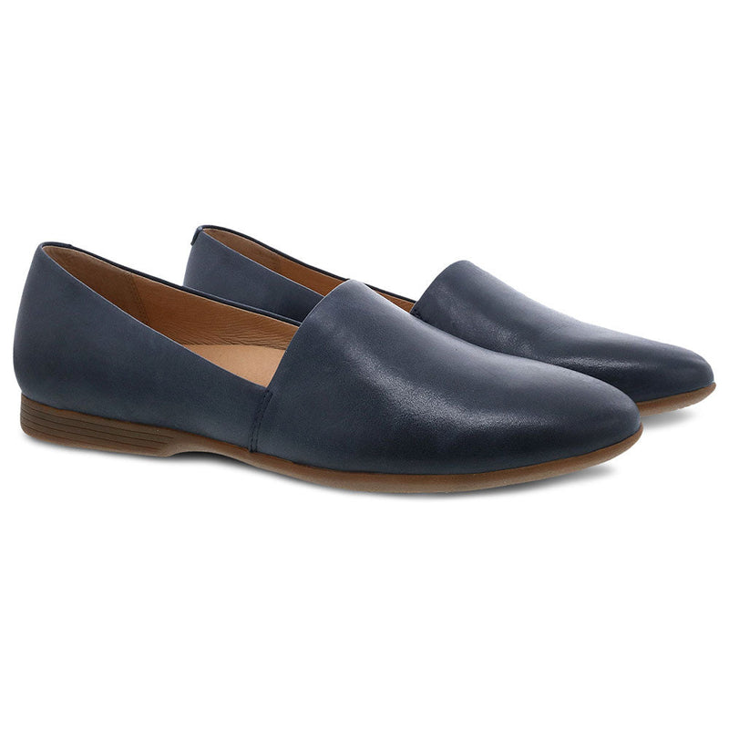 Dansko Larisa Pointed Toe Flat Womens Shoes 