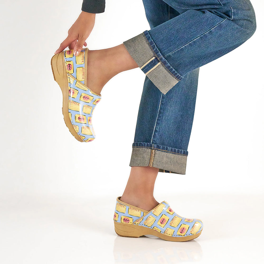 Dansko XP 2.0 Clog Butter Patent Womens Shoes