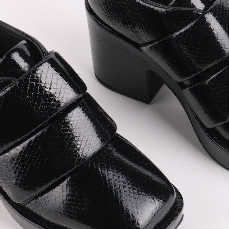 Intentionally Blank Crime Womens Shoes 