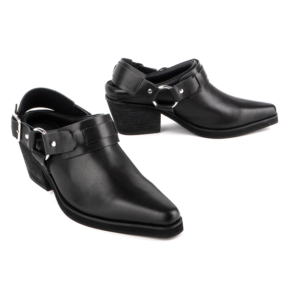 Intentionally Blank Friday Womens Shoes