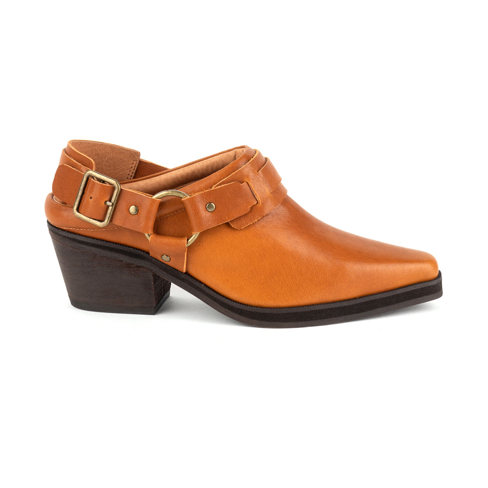 Intentionally Blank Friday Womens Shoes Whiskey