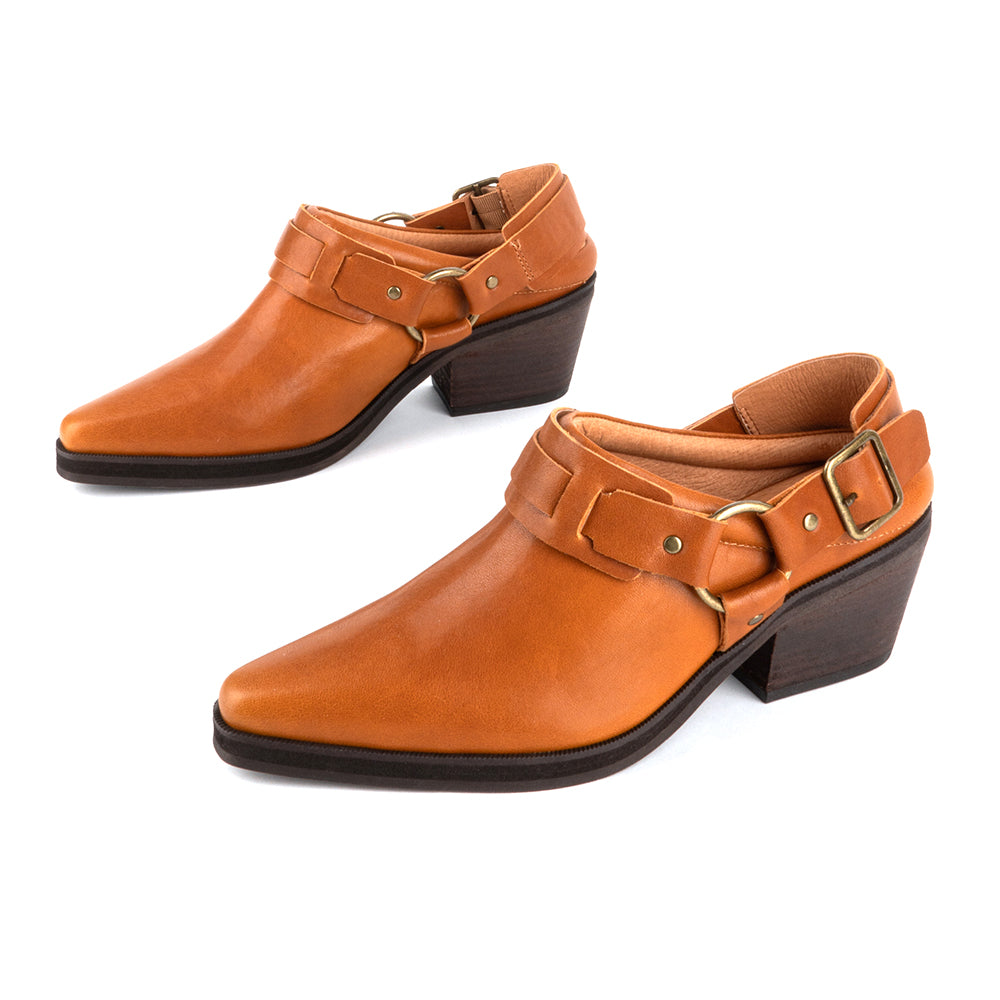 Intentionally Blank Friday Womens Shoes