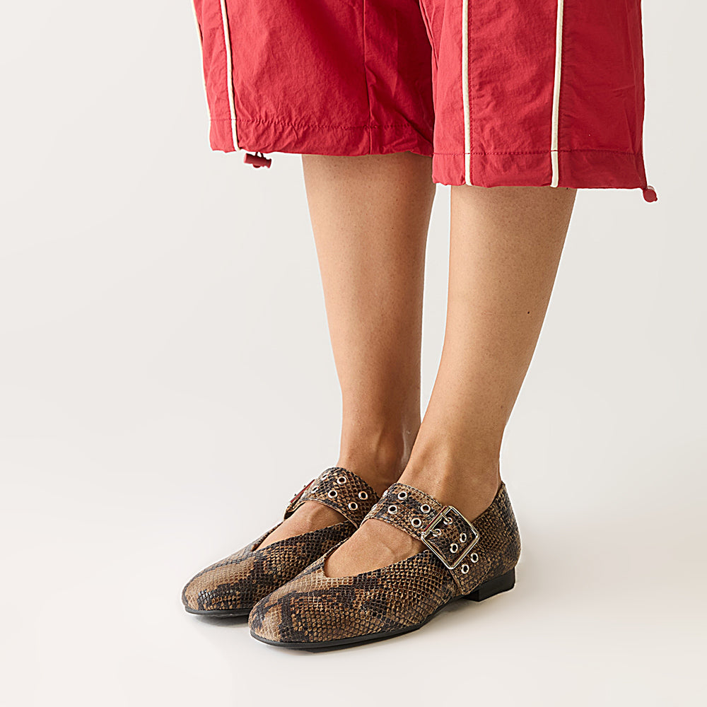Miz Mooz Zephyr Leather Mary Jane Flat | Simons Shoes