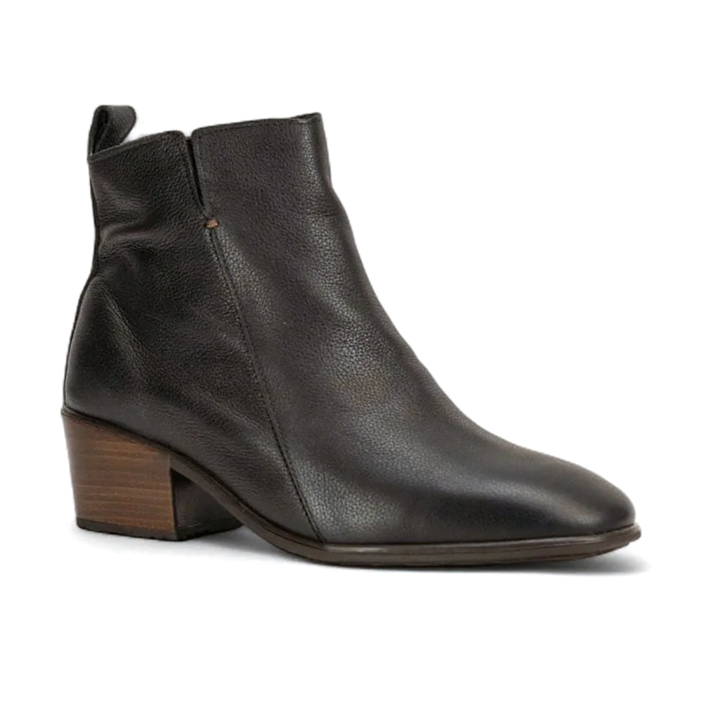 Naot Ethic (17498) Womens Shoes Soft Black Leather