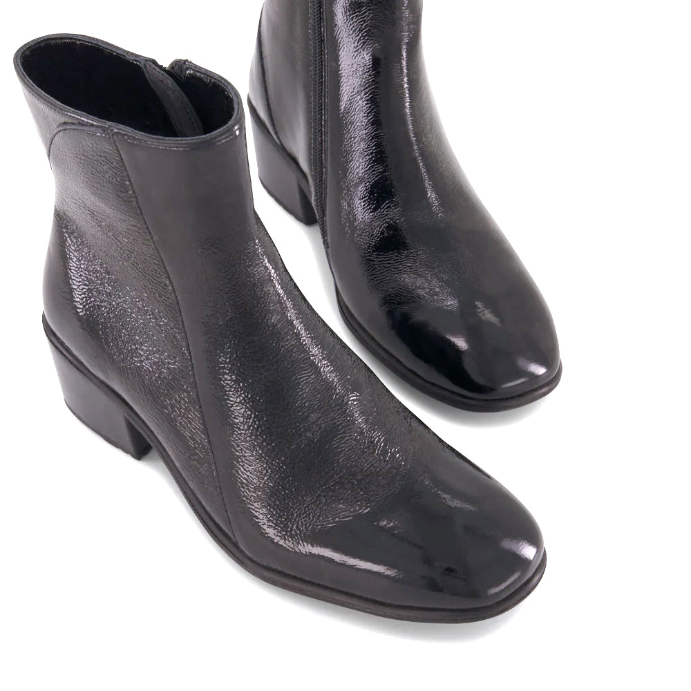 Naot Goodie Bootie (17497) Womens Shoes