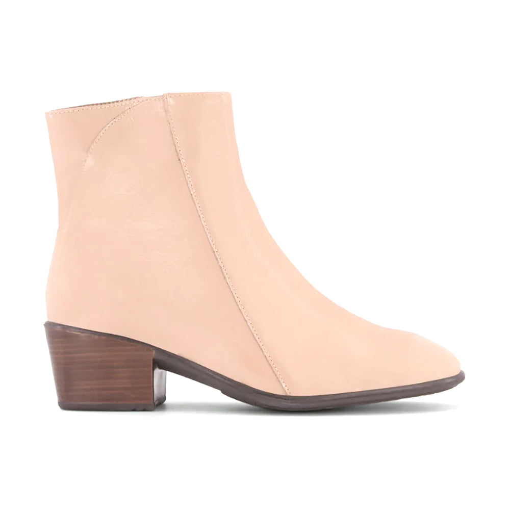 Naot Goodie Bootie (17497) Womens Shoes CAMEL CRINKLE PATENT