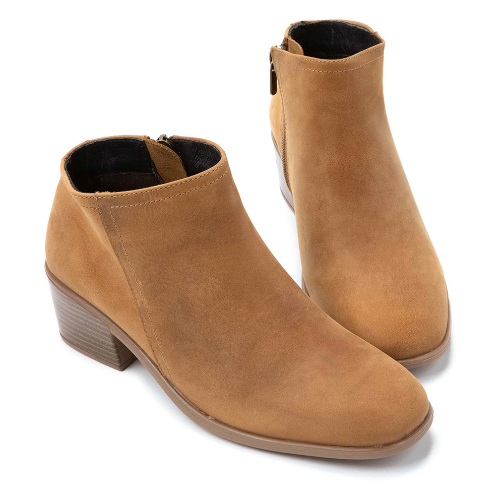 Naot Heir Womens Shoes