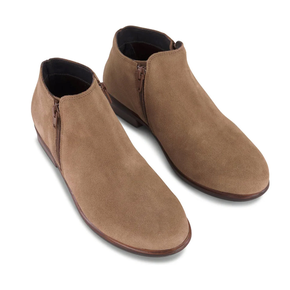 Naot Helm Bootie (26030) Womens Shoes