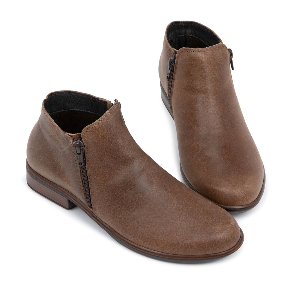 Naot Helm Bootie (26030) Womens Shoes
