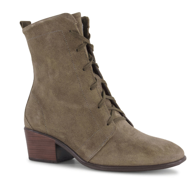 Naot Majesty Womens Shoes 