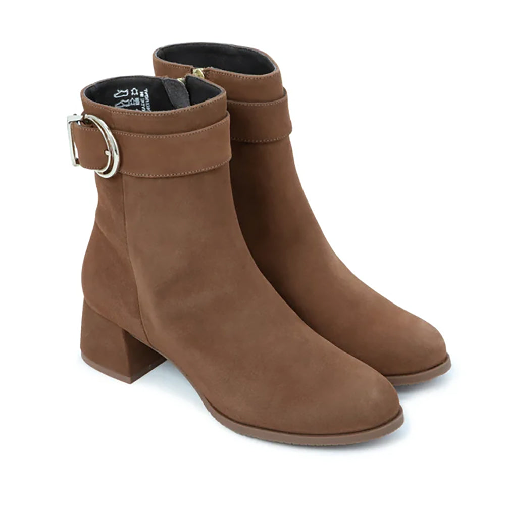 Naot Verse Womens Shoes