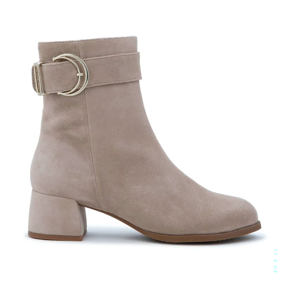 Naot Verse Womens Shoes
