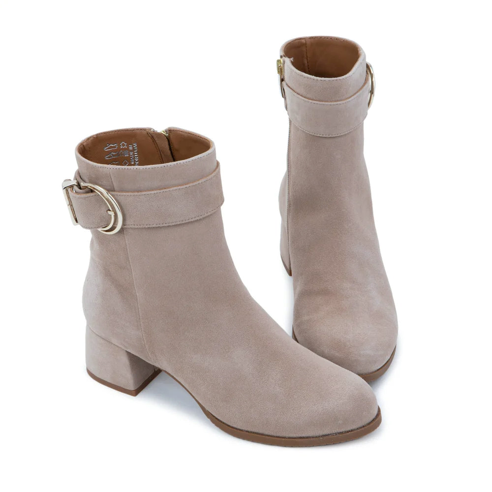 Naot Verse Womens Shoes