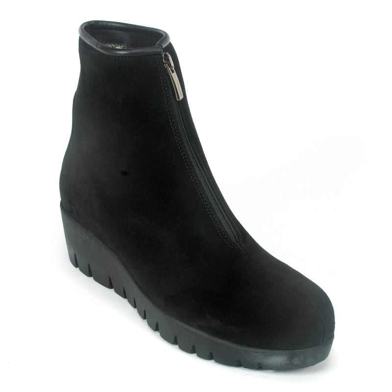 La Canadienne Trina Waterproof Boot Womens Shoes Black Suede