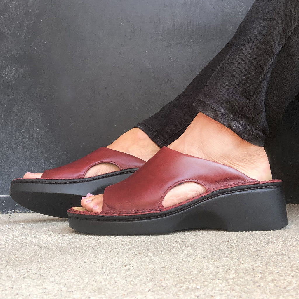 Naot Rome Sandal (67820) Womens Shoes 080 Rumba