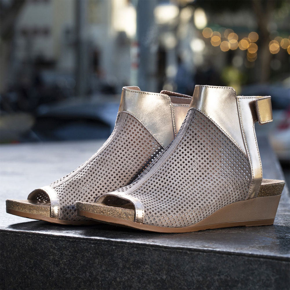 Naot Oz Gladiator Sandal (5041) Womens Shoes 